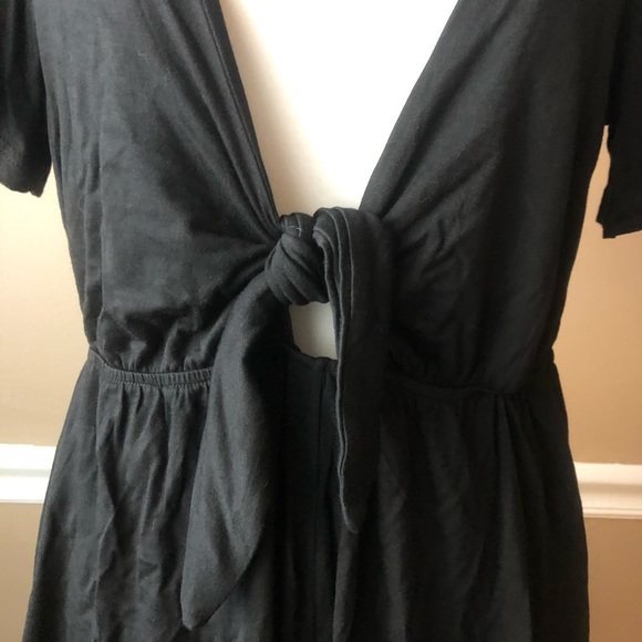 Short Sleeve Plunging Black Romper - Picture 5 of 6